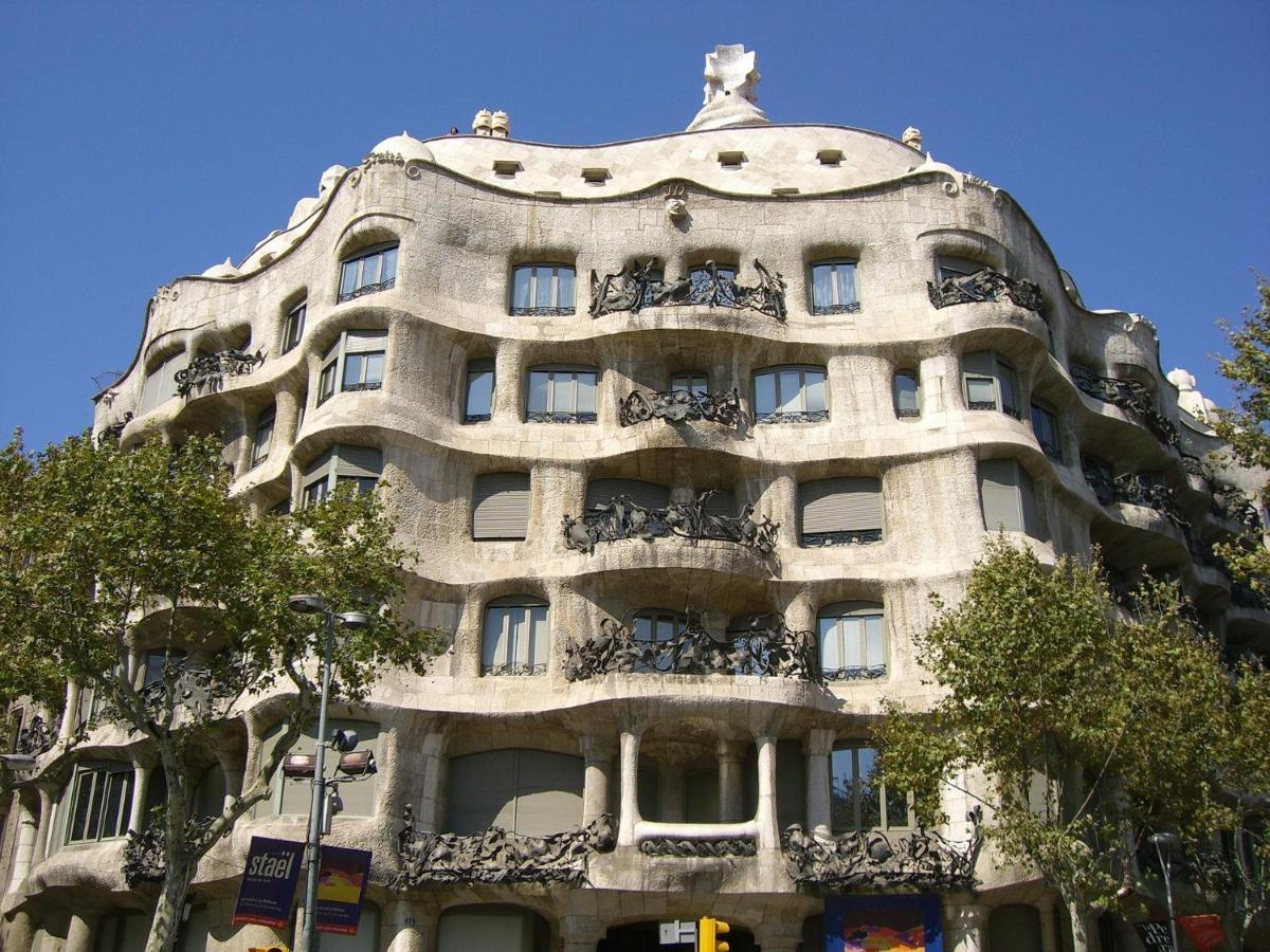 Muntanya - Apartments In Sagrada Familia Barcelona Buitenkant foto