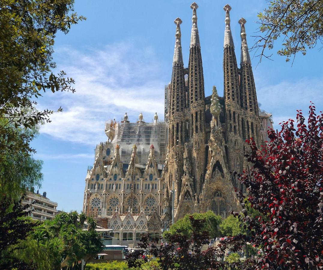 Muntanya - Apartments In Sagrada Familia Barcelona Buitenkant foto
